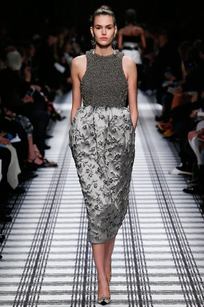 Look 34